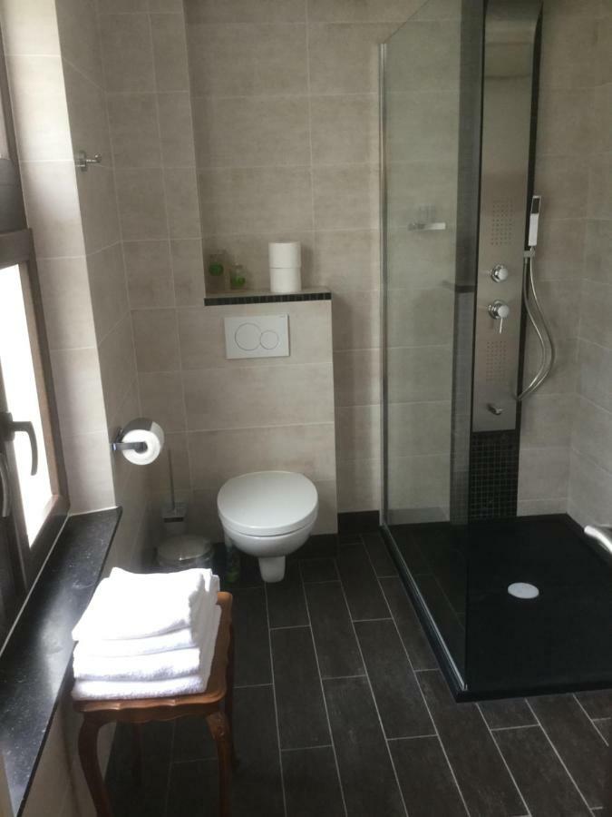 Au Manoir Des Vallees Maffe Екстериор снимка