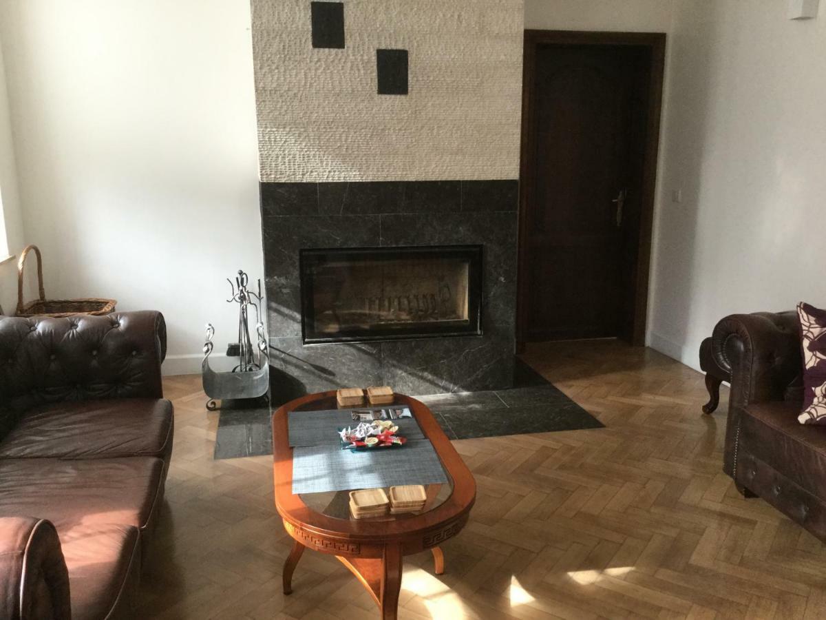 Au Manoir Des Vallees Maffe Екстериор снимка