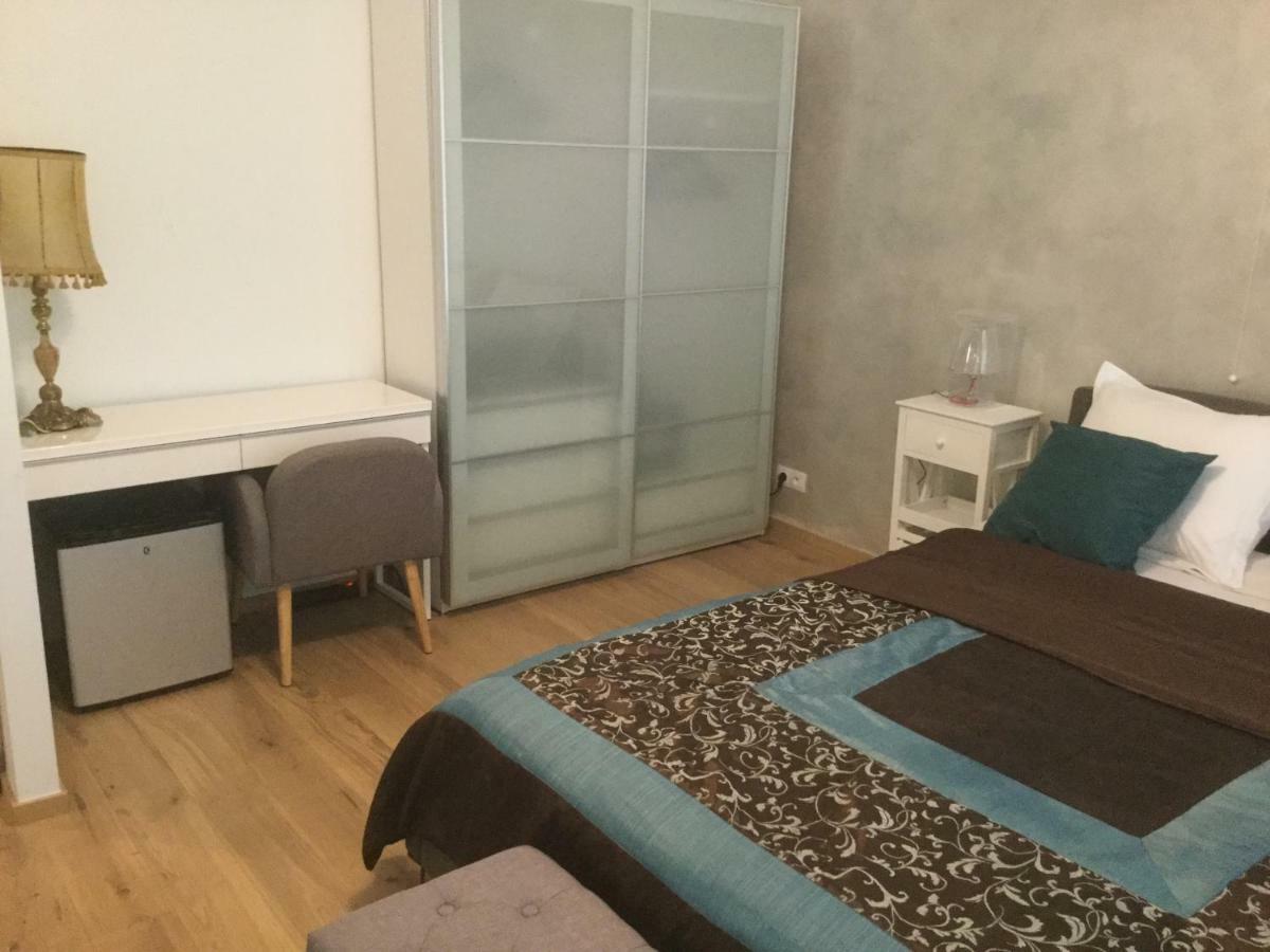 Au Manoir Des Vallees Maffe Екстериор снимка