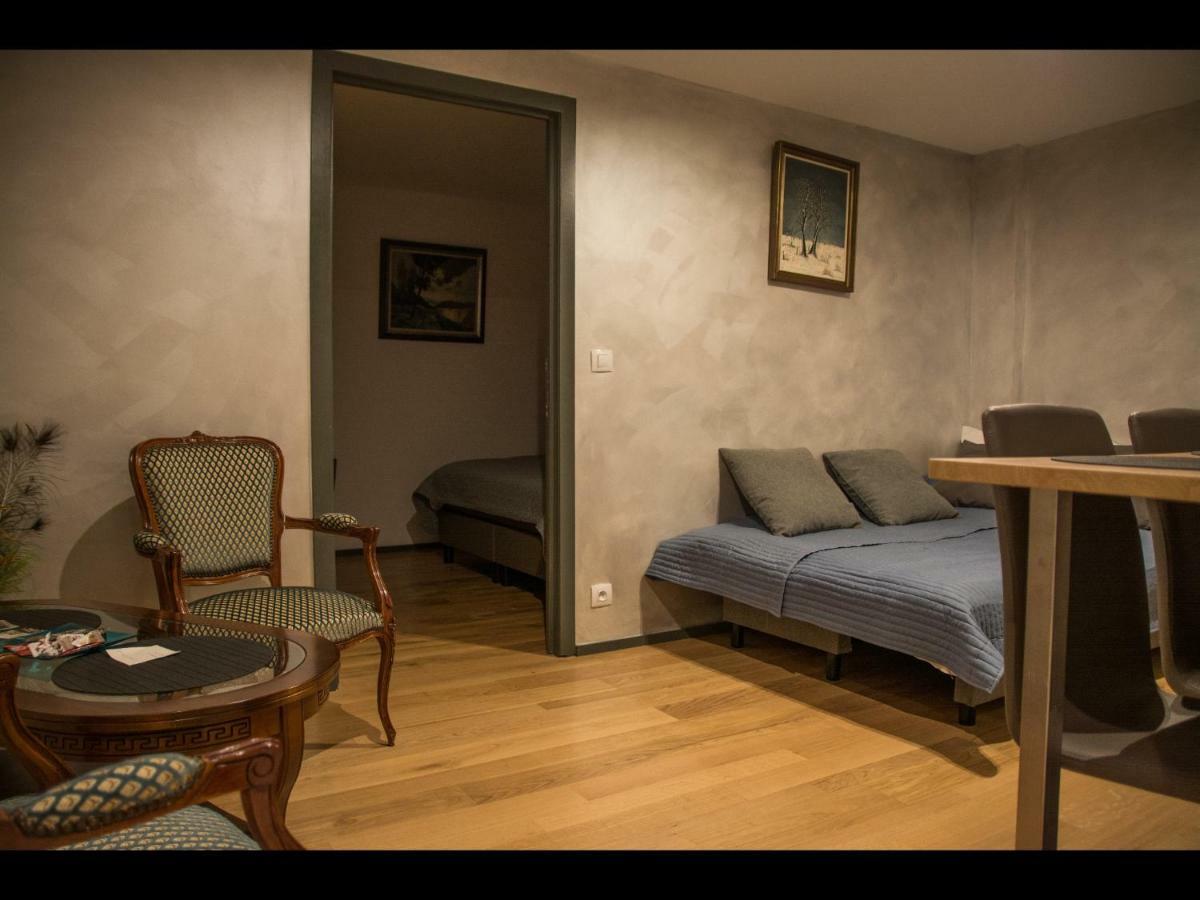 Au Manoir Des Vallees Maffe Екстериор снимка
