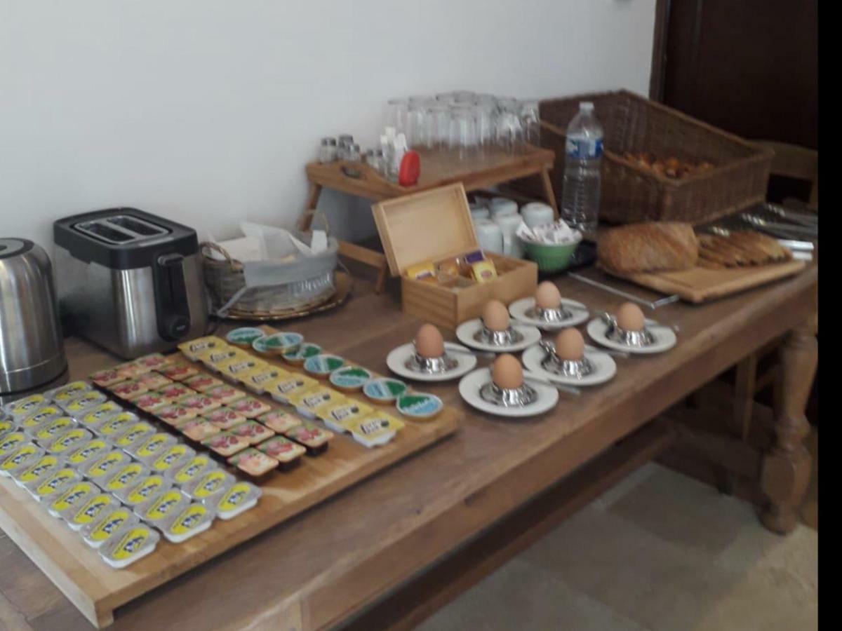 Au Manoir Des Vallees Maffe Екстериор снимка